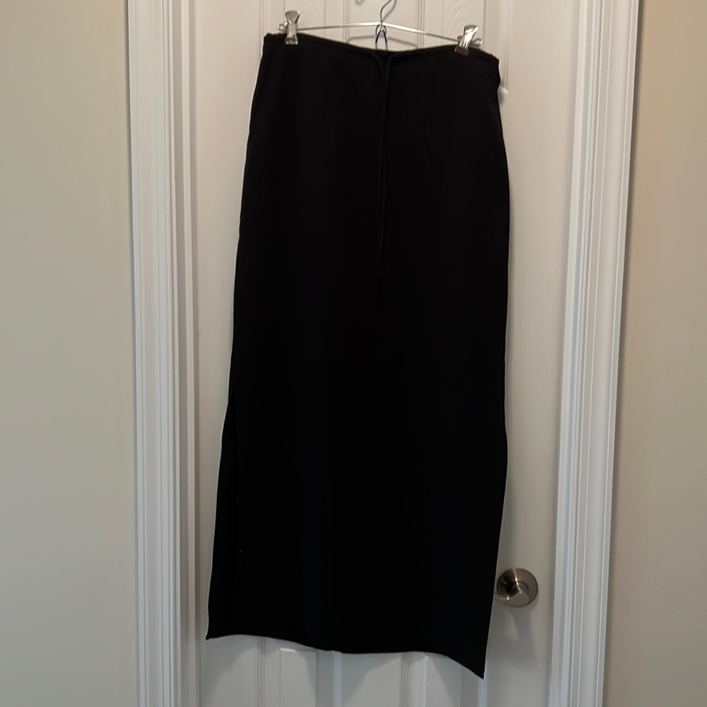 Long black skit New York and company size 6